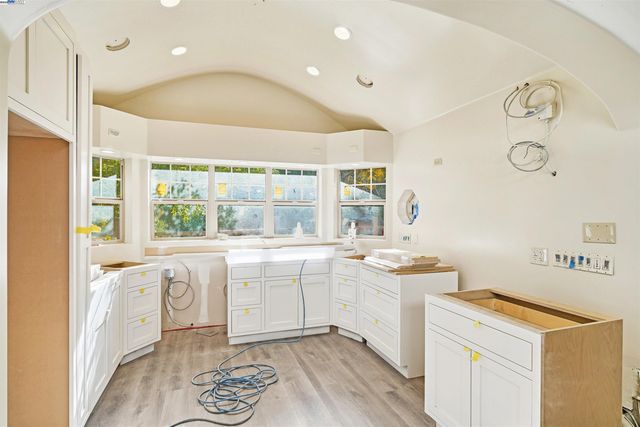 36215 Palomares Rd, Castro Valley, CA 94552