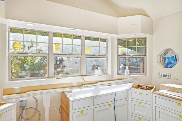 36215 Palomares Rd, Castro Valley, CA 94552