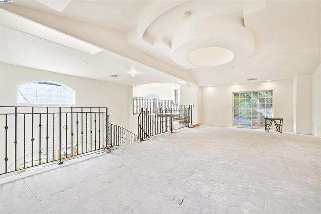 36215 Palomares Rd, Castro Valley, CA 94552