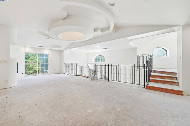 36215 Palomares Rd, Castro Valley, CA 94552