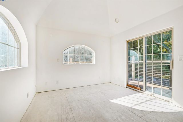 36215 Palomares Rd, Castro Valley, CA 94552