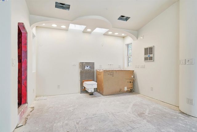 36215 Palomares Rd, Castro Valley, CA 94552