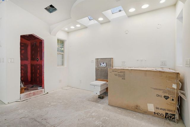 36215 Palomares Rd, Castro Valley, CA 94552