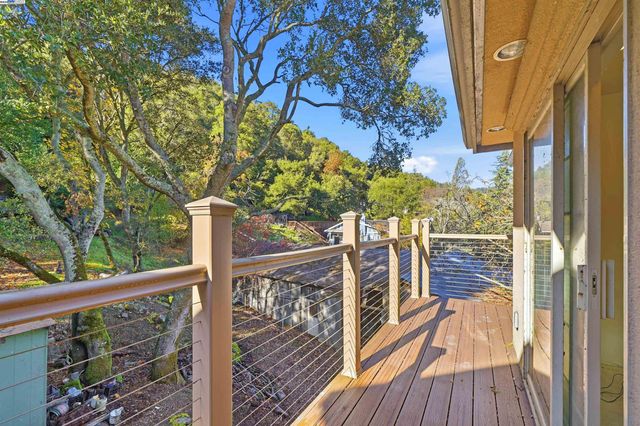 36215 Palomares Rd, Castro Valley, CA 94552