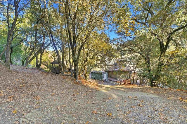 36215 Palomares Rd, Castro Valley, CA 94552