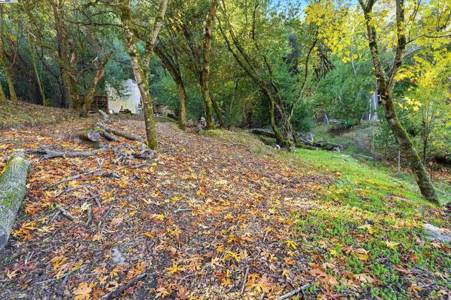 36215 Palomares Rd, Castro Valley, CA 94552