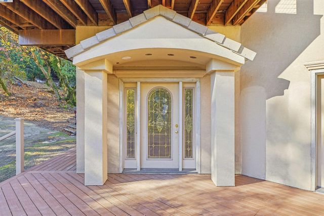 36215 Palomares Rd, Castro Valley, CA 94552