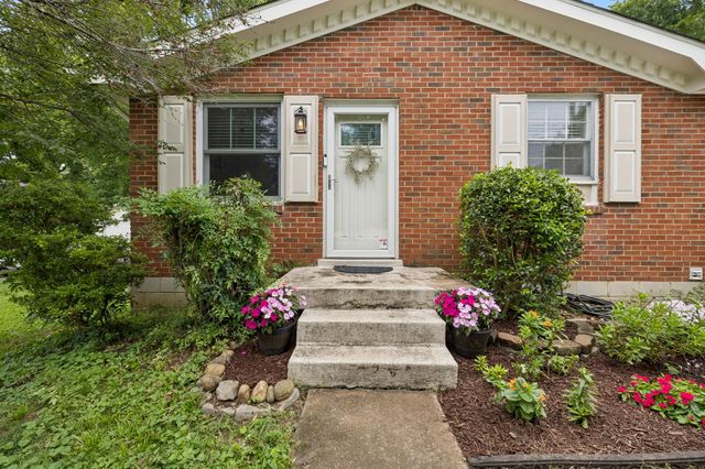 7010 Bonnavent Dr, Hermitage, TN 37076