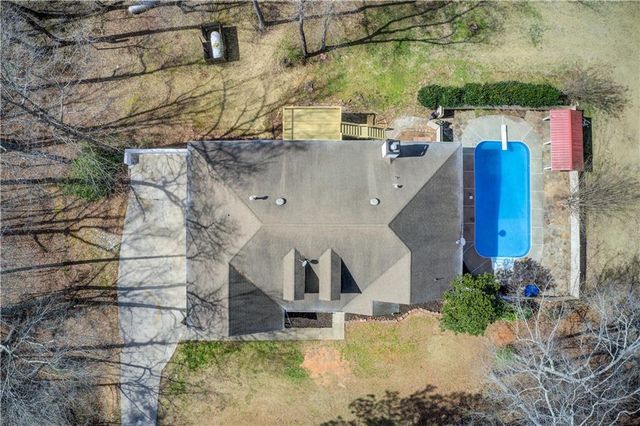 384 Minix Road, Sharpsburg, GA 30277