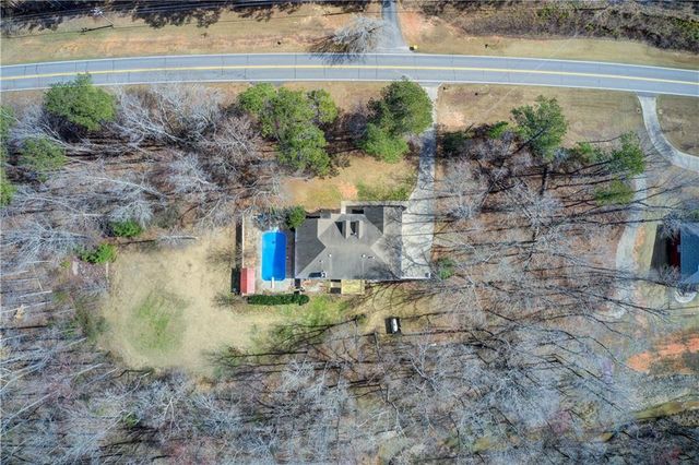 384 Minix Road, Sharpsburg, GA 30277