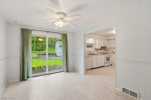6160 Coyla Avenue NW, Canal Fulton, OH 44614
