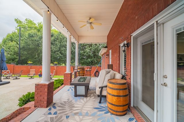 300 WILLOWBROOK DRIVE, Manchester, TN 37355