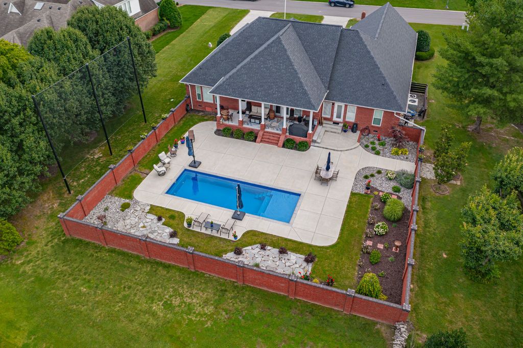 300 WILLOWBROOK DRIVE, Manchester, TN 37355