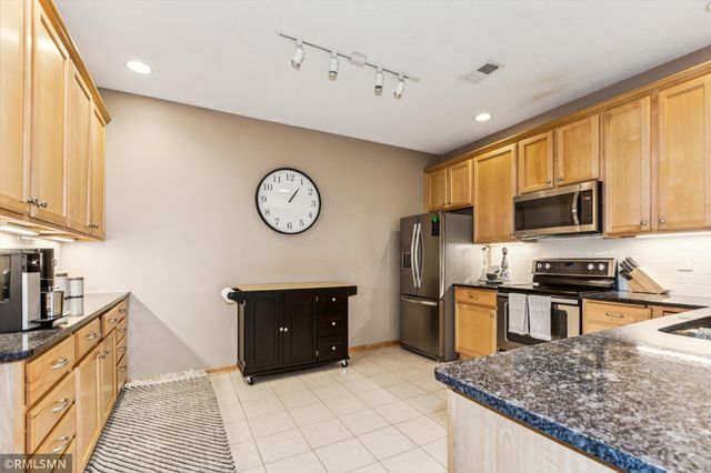 8064 Golden Valley Road, Golden Valley, MN 55427