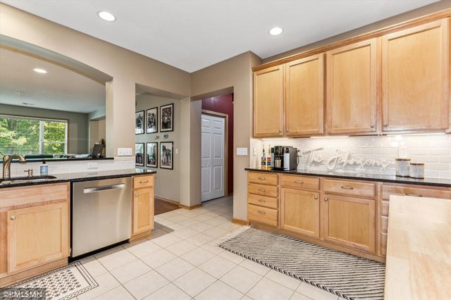 8064 Golden Valley Road, Golden Valley, MN 55427