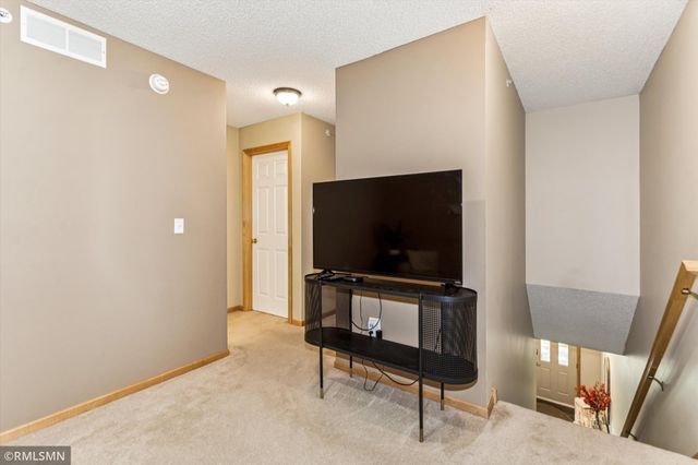 8064 Golden Valley Road, Golden Valley, MN 55427