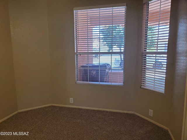 9861 N Western Sky Place, Tucson, AZ 85742