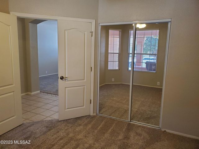 9861 N Western Sky Place, Tucson, AZ 85742