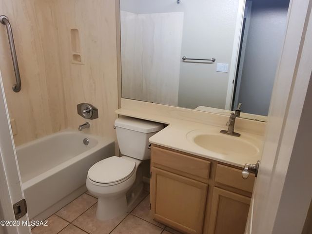 9861 N Western Sky Place, Tucson, AZ 85742