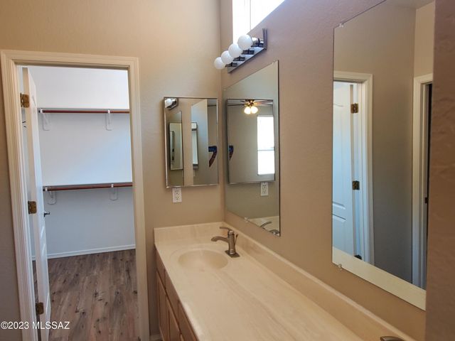 9861 N Western Sky Place, Tucson, AZ 85742