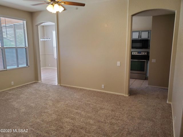 9861 N Western Sky Place, Tucson, AZ 85742