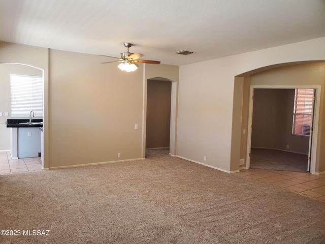 9861 N Western Sky Place, Tucson, AZ 85742