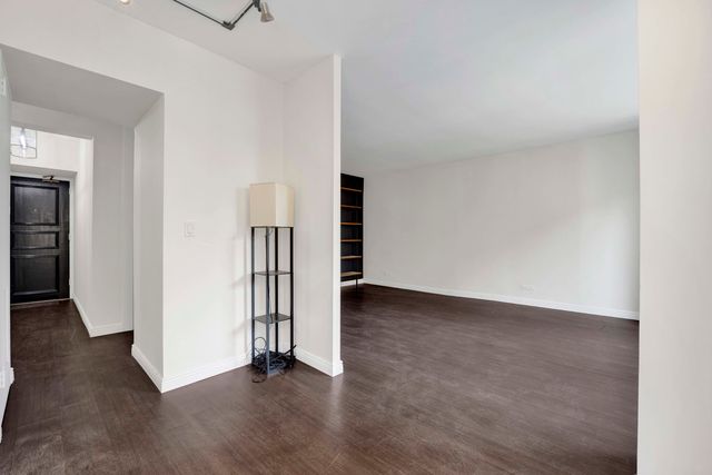 3200 N Lake Shore Drive 909, Chicago, IL 60657