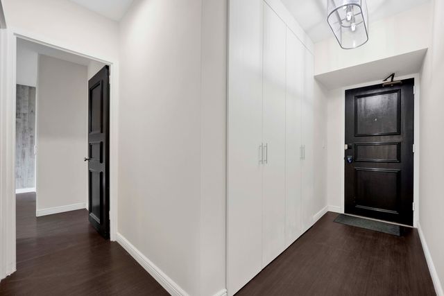 3200 N Lake Shore Drive 909, Chicago, IL 60657