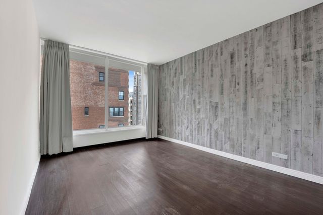 3200 N Lake Shore Drive 909, Chicago, IL 60657