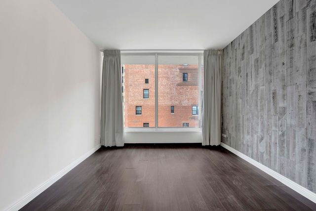 3200 N Lake Shore Drive 909, Chicago, IL 60657