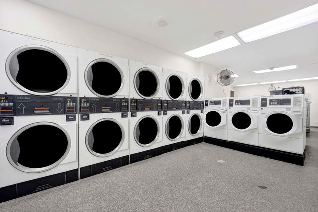 3200 N Lake Shore Drive 909, Chicago, IL 60657