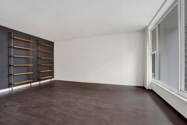 3200 N Lake Shore Drive 909, Chicago, IL 60657