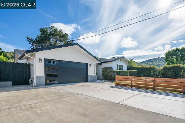 2358 Wright Ave, Pinole, CA 94564