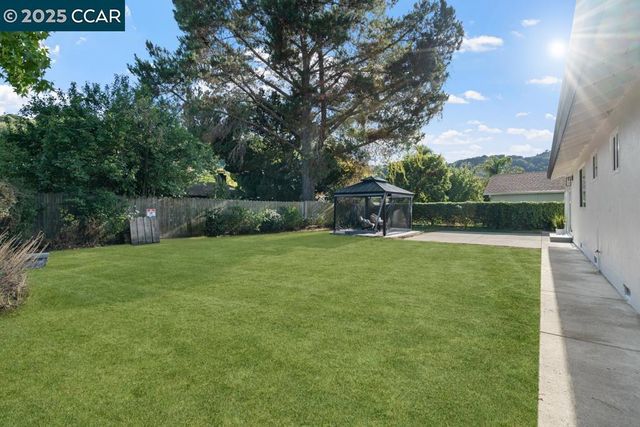 2358 Wright Ave, Pinole, CA 94564