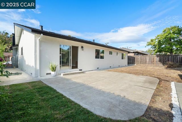 2358 Wright Ave, Pinole, CA 94564