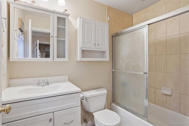 106 Newport Bridge Road, Warwick, NY 10990