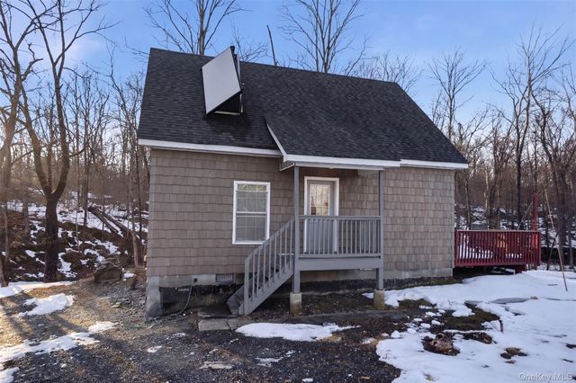 106 Newport Bridge Road, Warwick, NY 10990