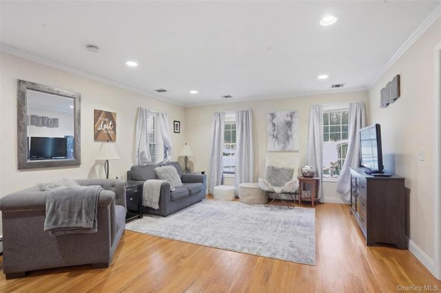 106 Newport Bridge Road, Warwick, NY 10990