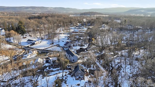 106 Newport Bridge Road, Warwick, NY 10990