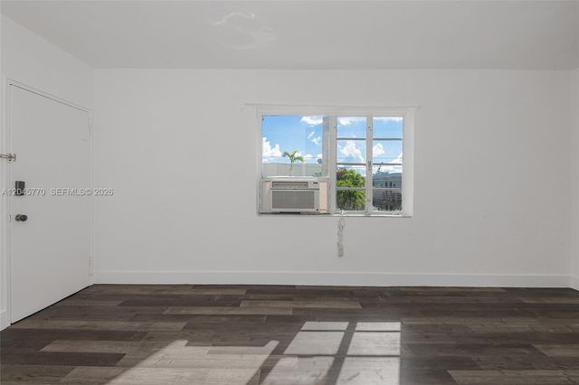8340 Crespi Blvd 20 20, Miami Beach, FL 33141