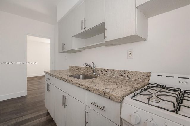 8340 Crespi Blvd 20 20, Miami Beach, FL 33141