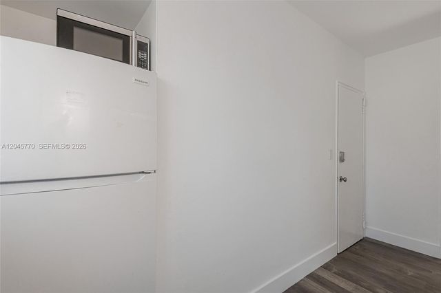 8340 Crespi Blvd 20 20, Miami Beach, FL 33141
