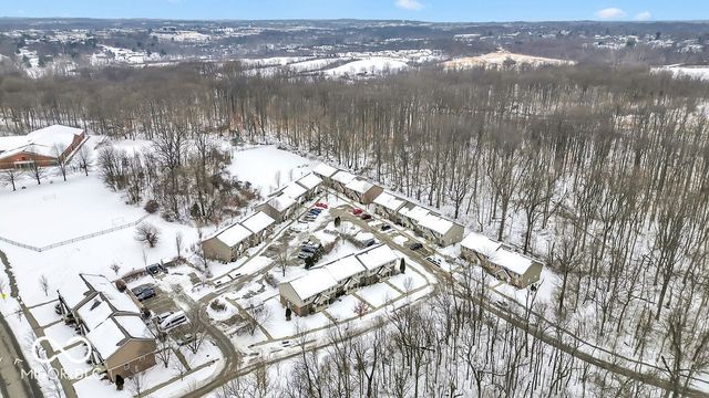 1250 W Adams Hill Circle APT 503, Bloomington, IN 47403