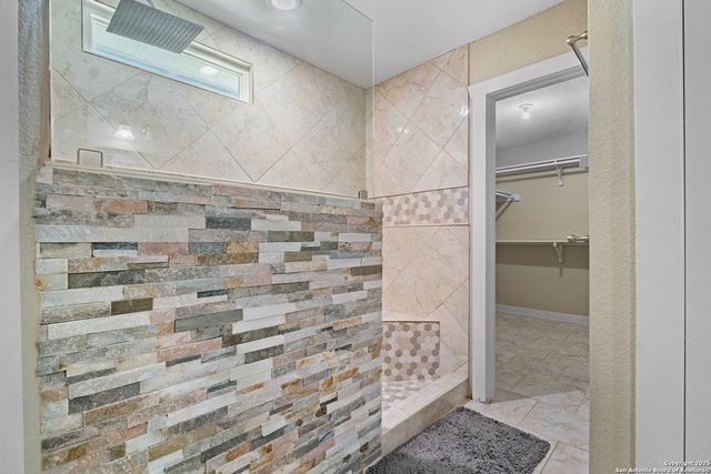 18950 SOUTHTON RD, Elmendorf, TX 78112