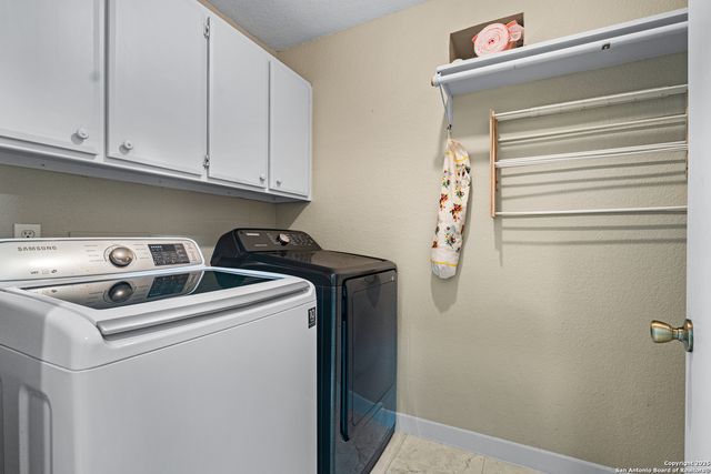 18950 SOUTHTON RD, Elmendorf, TX 78112