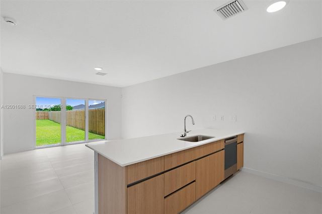 27317 SW 133rd Path, Homestead, FL 33032
