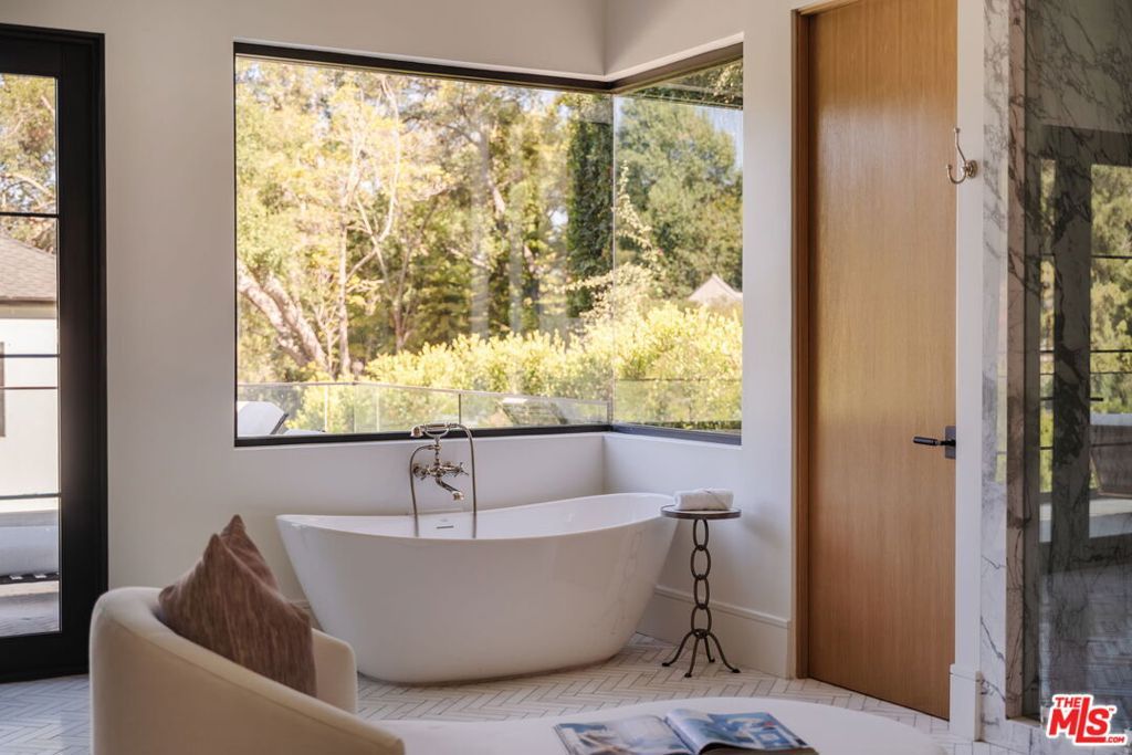 Image 16 of property listing at 13164 Boca De Canon Lane, Los Angeles, CA 90049