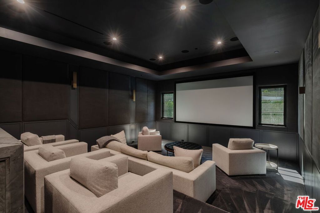 Image 26 of property listing at 13164 Boca De Canon Lane, Los Angeles, CA 90049