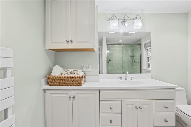 43 Chatham Rd, Norwood, MA 02062