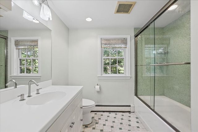 43 Chatham Rd, Norwood, MA 02062
